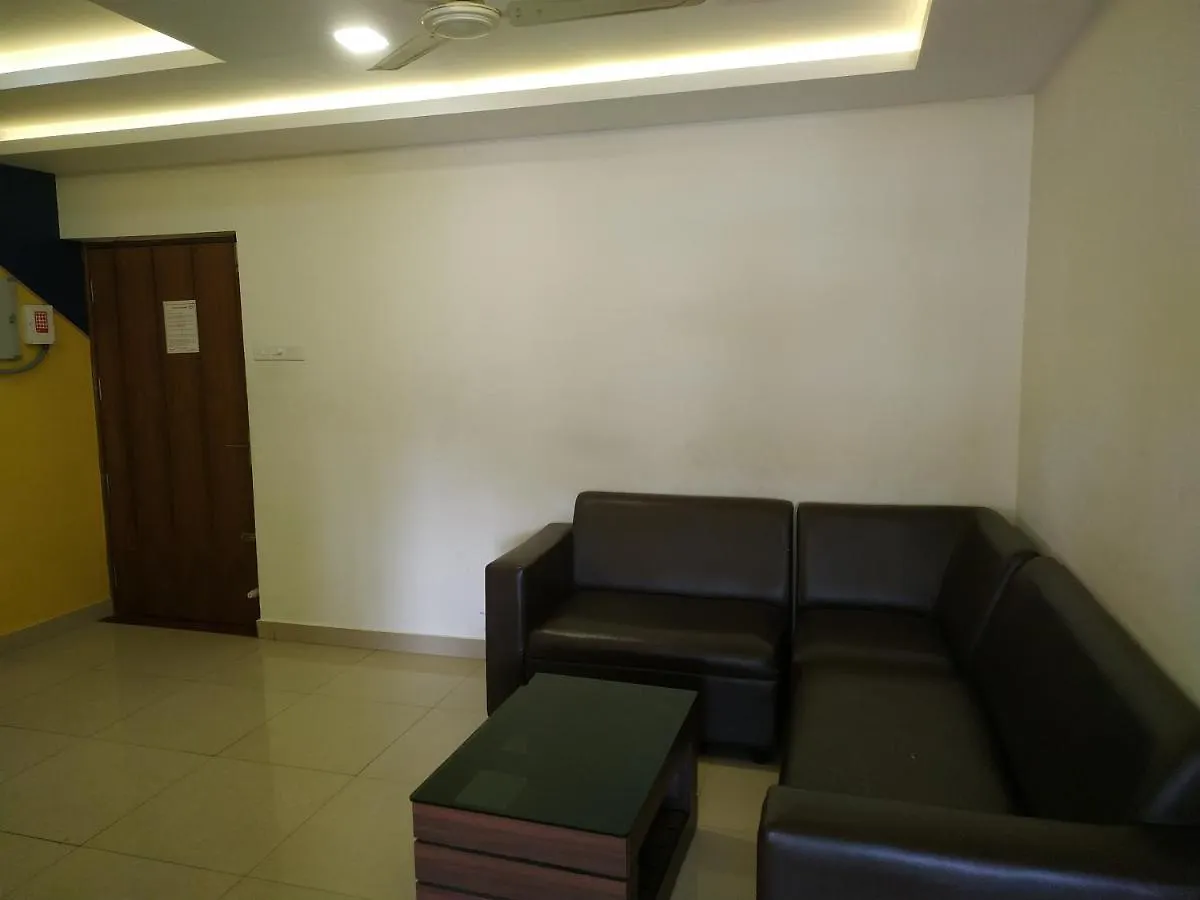 Проживание в семье Kadavil Suites Rooms And Apartments Edappally Коччи